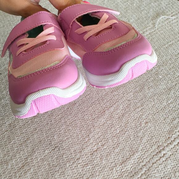 Stride Rite x Munchkin Pink + Irridescent Velcro Strap Bean Sneaker Tennis Shoes - Picture 2 of 8